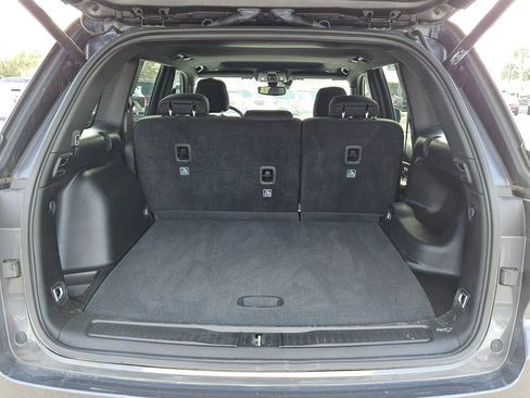 Used 2025 Jeep Grand Cherokee Laredo X w/ Luxury Tech Group I RWD image 13