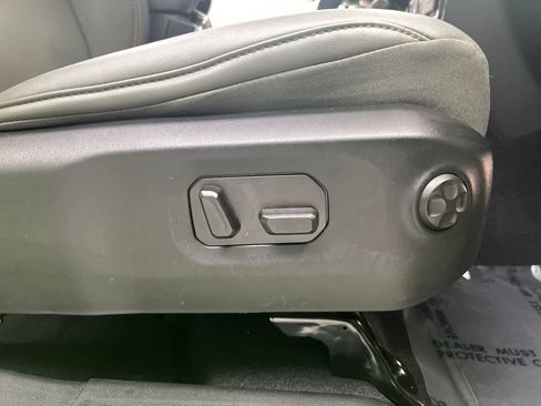 Used 2025 Jeep Gladiator Mojave w/ Convenience Group AWD/4WD image 28
