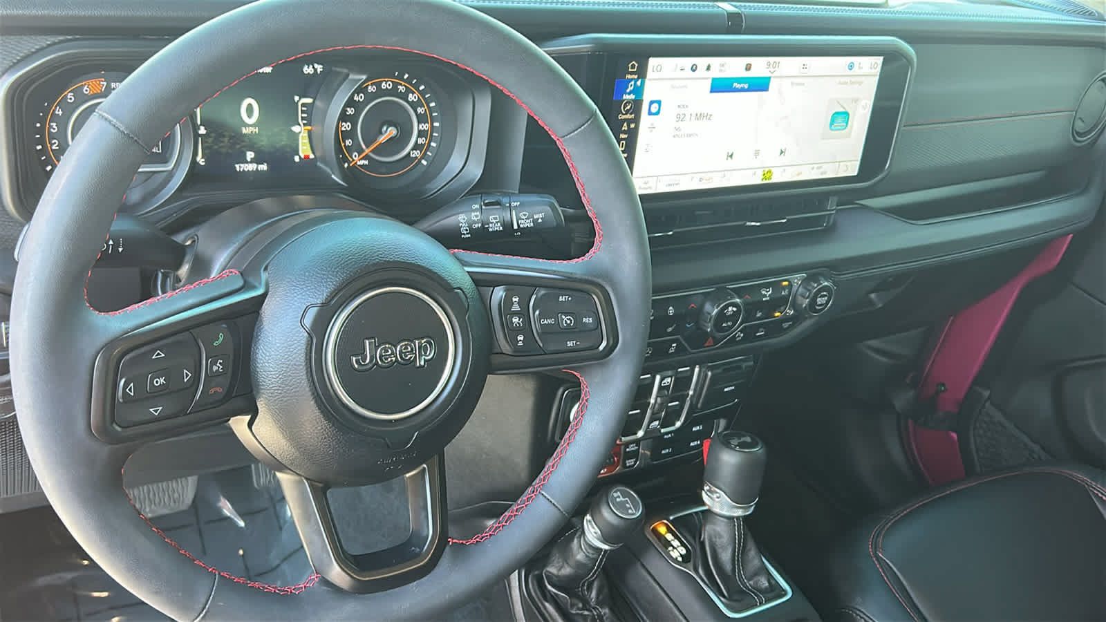 Used 2024 Jeep Wrangler Unlimited Rubicon w/ Technology Group AWD/4WD image 10