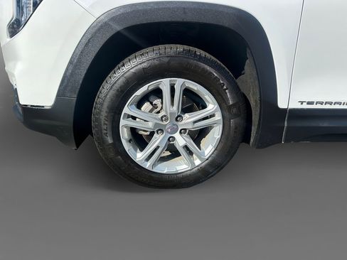Used 2023 GMC Terrain SLE image 15