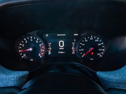 Used 2025 Jeep Compass Latitude image 9