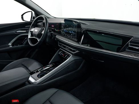 Used 2025 Audi Q5 Premium Plus w/ Premium Plus AWD/4WD image 8