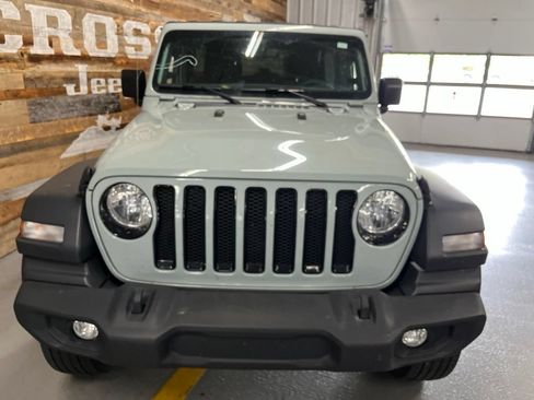 Used 2023 Jeep Wrangler Unlimited Sport AWD/4WD image 9