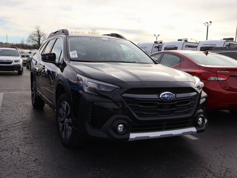 Used 2023 Subaru Outback Limited image 11