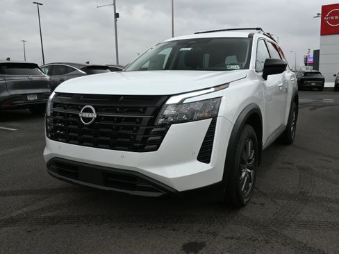 New 2026 Nissan Pathfinder SV image 4