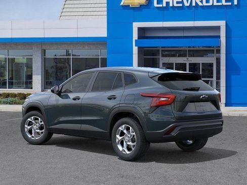 New 2026 Chevrolet Trax LS w/ LS Convenience Package FWD image 3