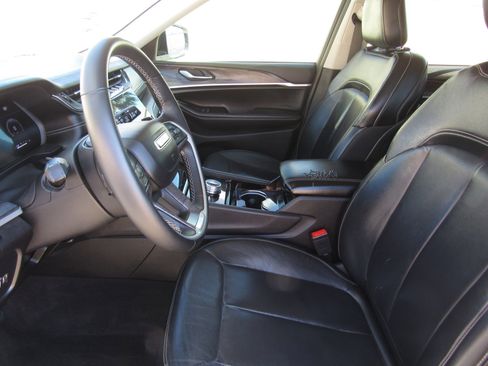 Used 2021 Jeep Grand Cherokee L Limited image 18