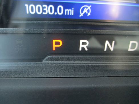 Used 2023 Ford Explorer XLT w/ Equipment Group 202A image 33