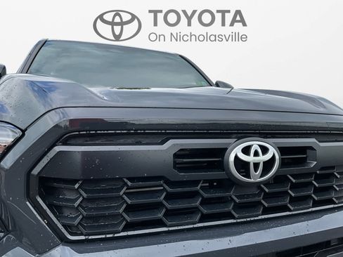 Used 2024 Toyota Tacoma TRD Off-Road AWD/4WD image 18