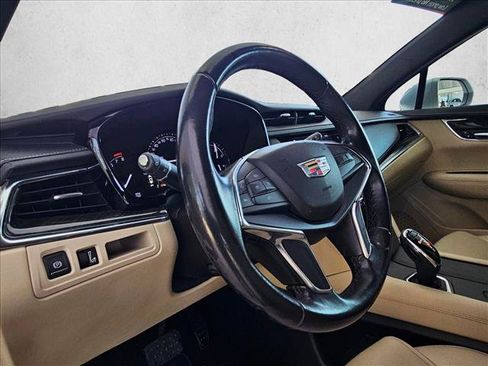 Used 2019 Cadillac XT5 FWD image 9