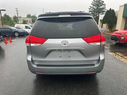 Used 2013 Toyota Sienna LE FWD image 7