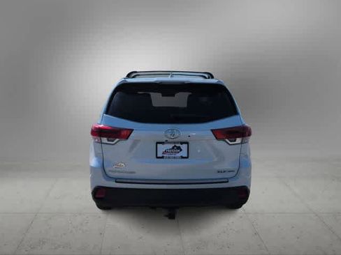 Used 2017 Toyota Highlander XLE AWD/4WD image 7