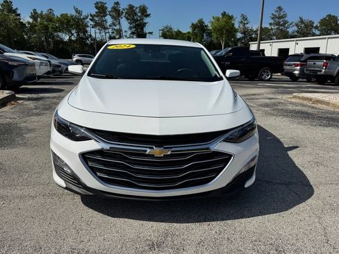Used 2024 Chevrolet Malibu LT FWD image 2