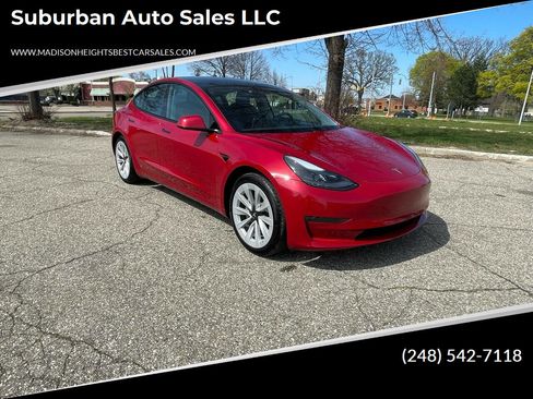 Used 2021 Tesla Model 3 Standard Range Plus image 1