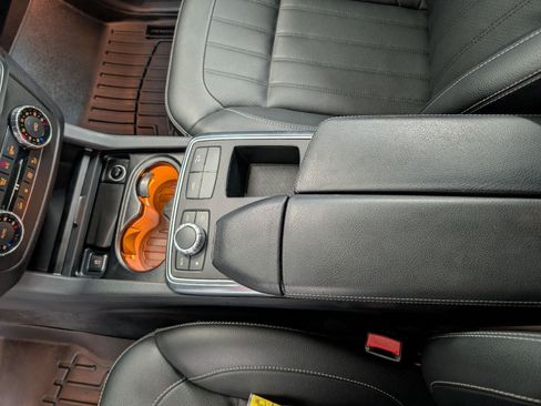 Used 2014 Mercedes-Benz GL 450 4MATIC image 28