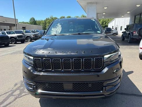 Used 2025 Jeep Wagoneer Series II AWD/4WD image 2