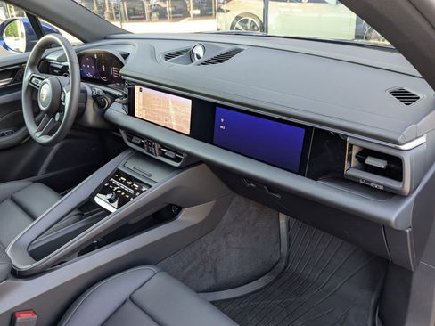 New 2025 Porsche Macan 4 Electric AWD/4WD image 26