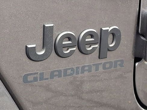 Used 2021 Jeep Gladiator Willys image 33