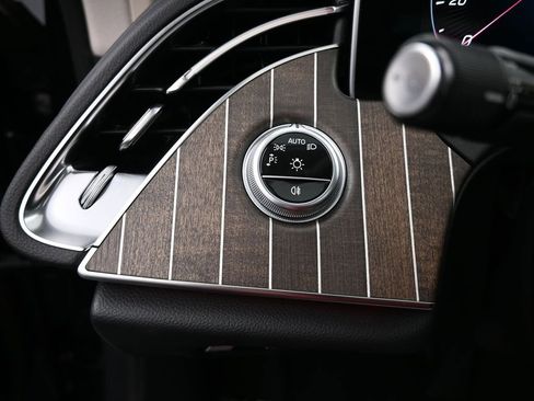 Used 2025 Mercedes-Benz E 350 4MATIC Sedan image 35