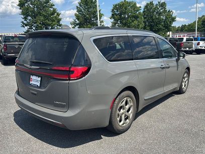Used 2022 Chrysler Pacifica Limited