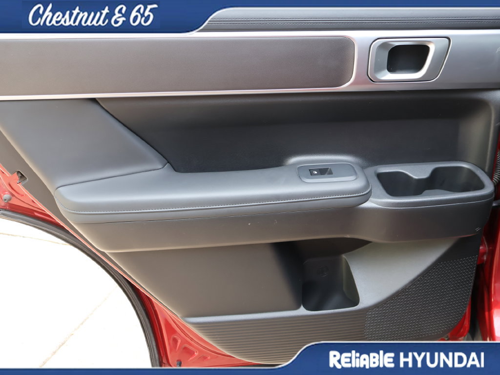 Used 2025 Hyundai Santa Fe SEL AWD/4WD image 18