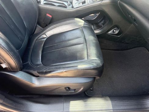 Used 2015 Chrysler 200 C FWD image 31