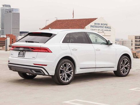 Used 2022 Audi Q8 Premium Plus w/ Premium Plus Package AWD/4WD image 4