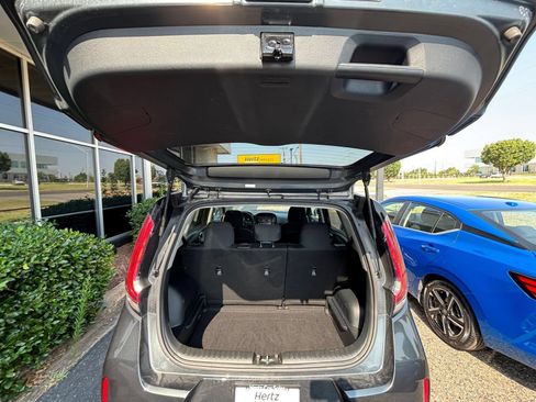 Used 2025 Kia Soul LX w/ LX Technology Package FWD image 29