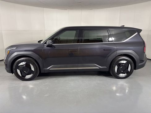 New 2026 Kia EV9 Light RWD image 5