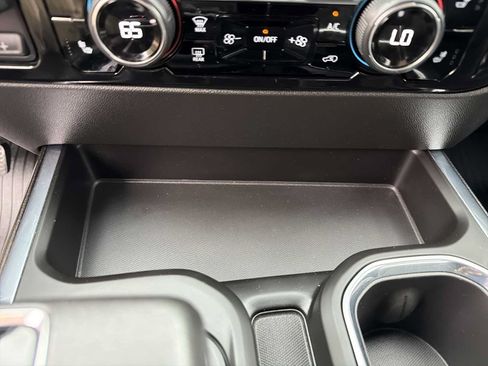 Used 2022 Chevrolet Silverado 1500 RST AWD/4WD image 12