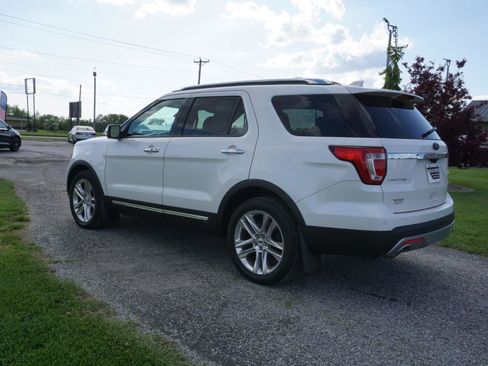 Used 2017 Ford Explorer Limited w/ Equipment Group 301A AWD/4WD image 21