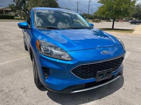 Used 2020 Ford Escape SE image 9