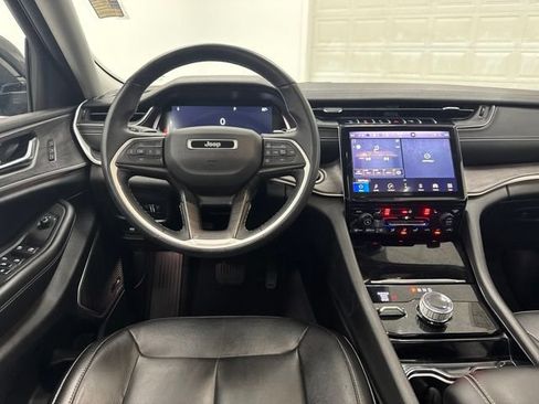Used 2022 Jeep Grand Cherokee L Limited AWD/4WD image 25