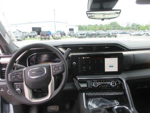 New 2026 GMC Sierra 2500 Denali w/ Denali Reserve Package AWD/4WD image 16