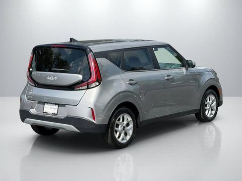 Certified 2024 Kia Soul LX w/ Option Group 015 FWD image 9