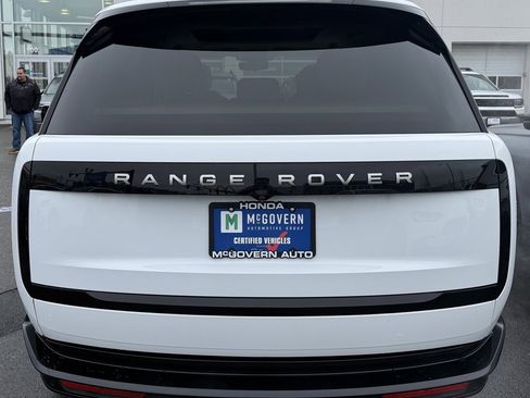 Used 2024 Land Rover Range Rover SE image 4