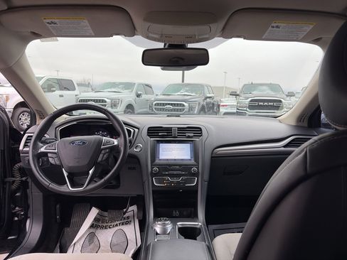 Used 2019 Ford Fusion SE w/ Equipment Group 151A image 21