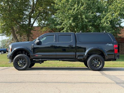 Used 2023 Ford F250 XLT w/ XLT Premium Package AWD/4WD image 3