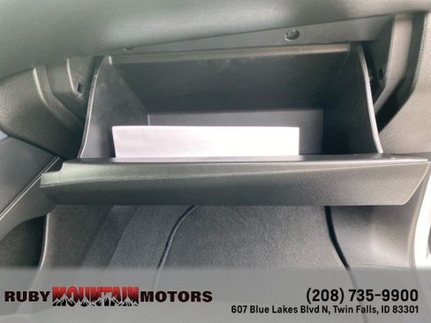 Used 2023 GMC Yukon SLT AWD/4WD image 33