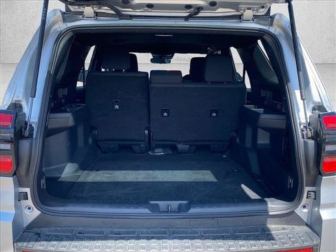 Used 2025 Toyota 4Runner SR5 AWD/4WD image 23