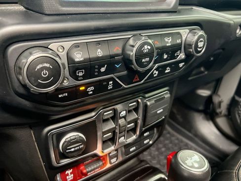 Used 2021 Jeep Wrangler Unlimited Rubicon w/ Trailer Tow Package AWD/4WD image 16