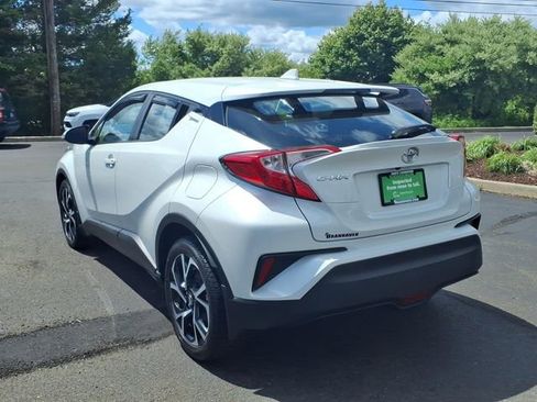 Used 2018 Toyota C-HR XLE FWD image 5