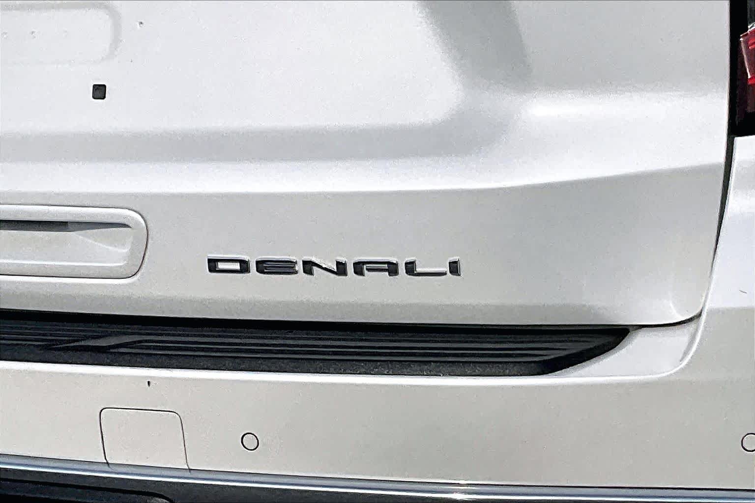 Used 2022 GMC Yukon XL Denali RWD image 30