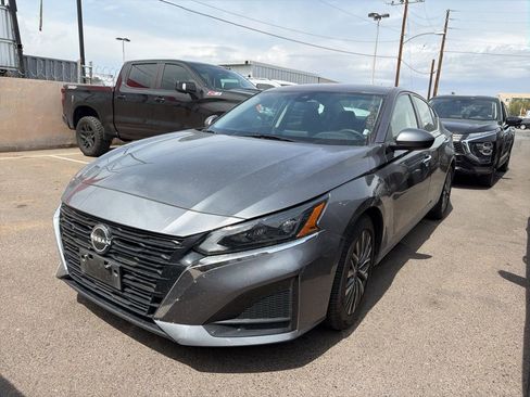 Used 2023 Nissan Altima 2.5 SV image 4