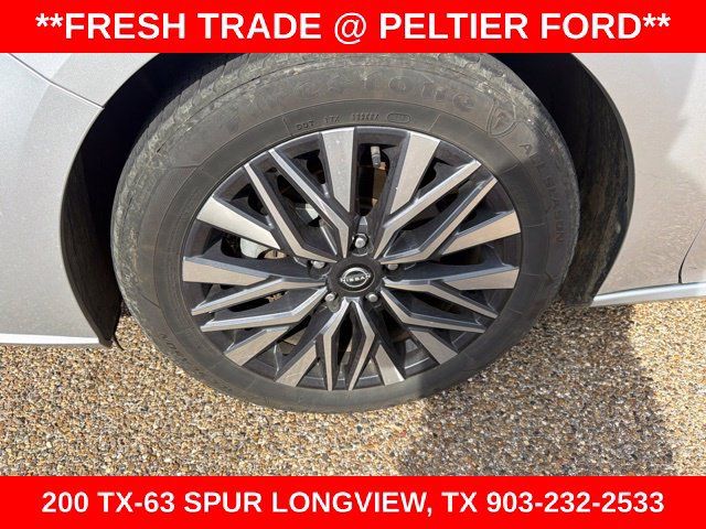 Used 2023 Nissan Altima 2.5 SV FWD image 4
