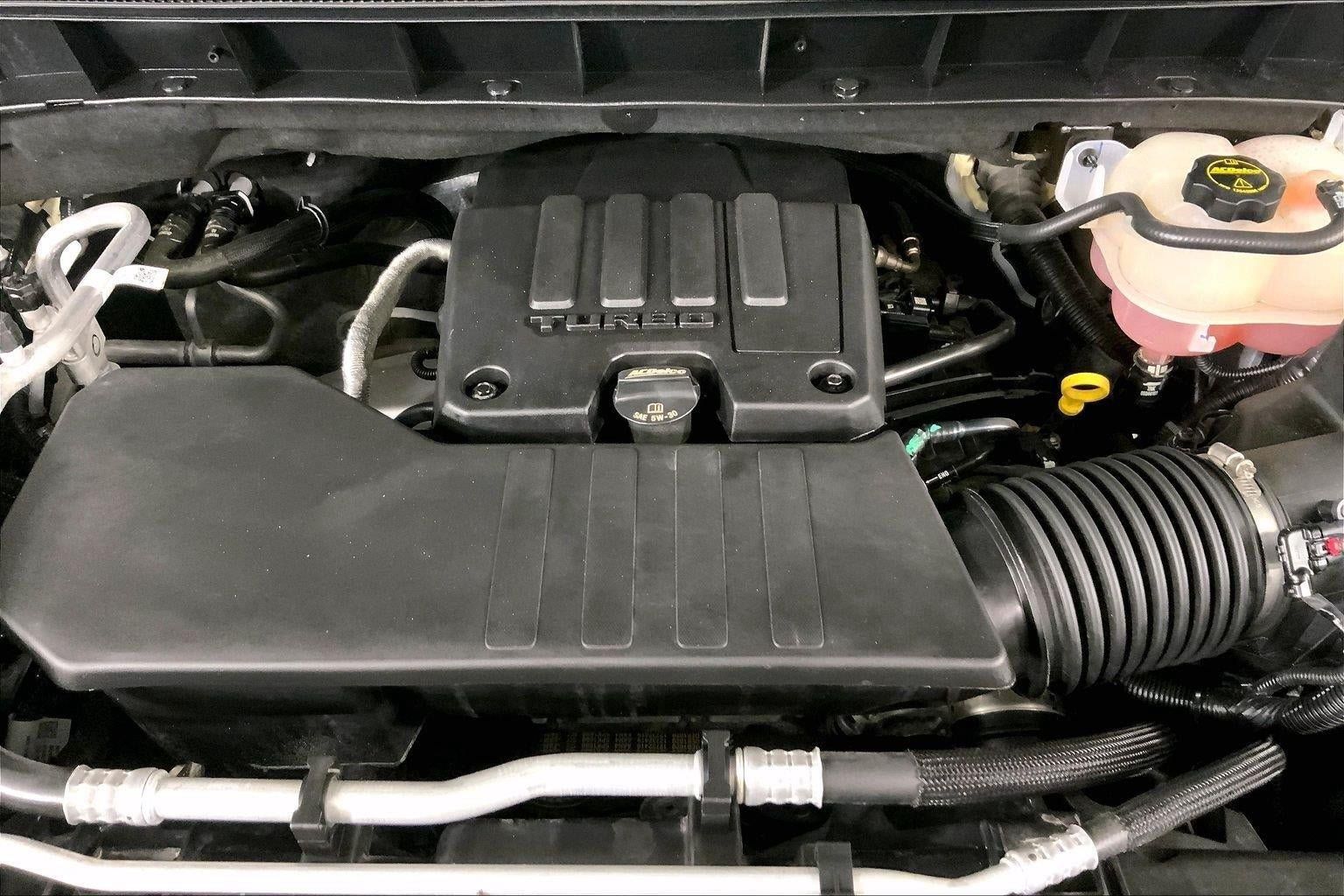 Used 2024 Chevrolet Silverado 1500 LT AWD/4WD image 10