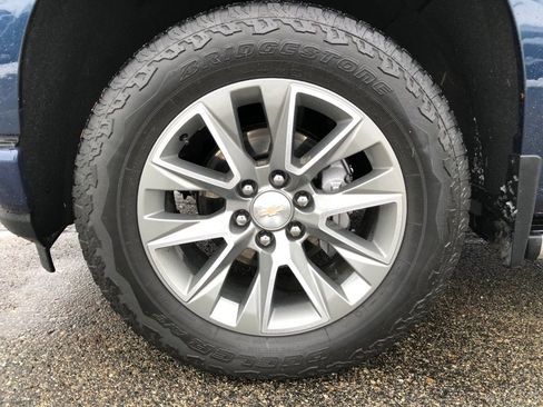 Used 2020 Chevrolet Silverado 1500 High Country w/ Technology Package image 9