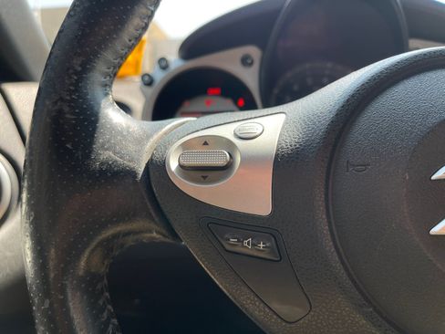 Used 2009 Nissan 370Z Coupe RWD image 30