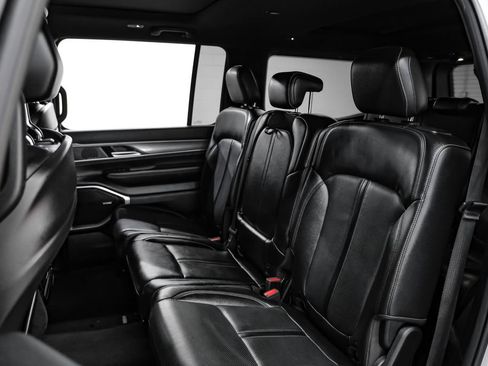 Used 2022 Jeep Wagoneer Series I image 40