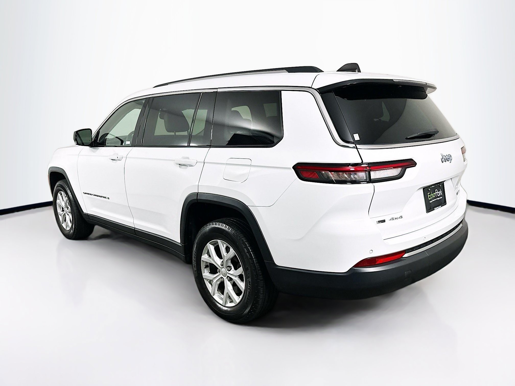 Used 2023 Jeep Grand Cherokee L Limited AWD/4WD image 5